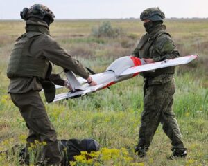 Сокрушительной мощью бьём врага