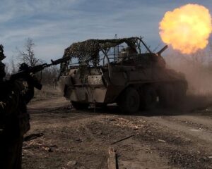 Занесём имена героев в скрижали истории.