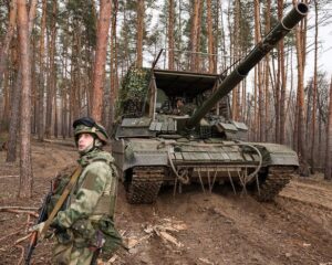 Бой длился двенадцать с половиной часов.