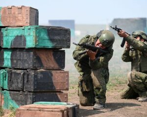 Силу армии приумножают полигоны.