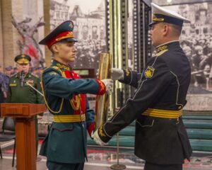 Священная земля с полей сражений на вечное хранение.