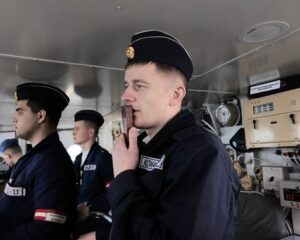 Всей огневой мощью.