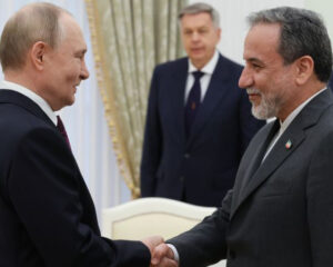 Президент РФ Владимир Путин и министр иностранных дел Ирана Аббас Аракчи