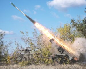 Наши защитники крепят Отчизны оплот вековой