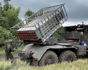 Твёрдо отстаивая суверенитет страны.