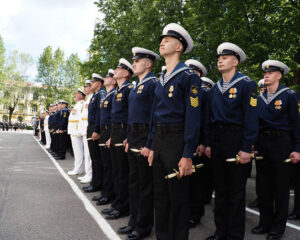 С наказом приумножать славу флота.