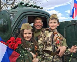Отец воевал до победы. Сын приближает её.