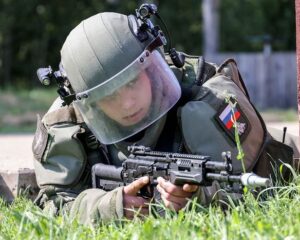Под присмотром опытных инструкторов.
