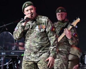 «Победа за нами».