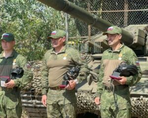 Броня крепка, но люди крепче