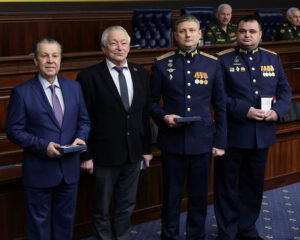 С эталонной точностью.
