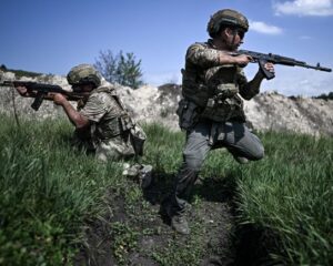 Очищаем родную землю от неонацизма