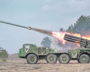 Смело крушим оборону противника