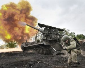 Они приумножают боевую славу дедов и отцов.