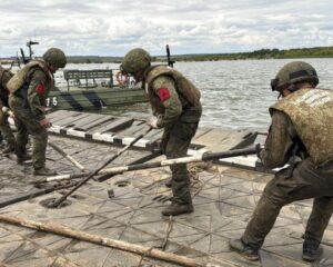 Металлом соединяя берега