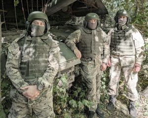 Машина выдержала девять попаданий