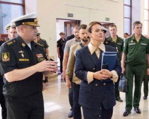 С максимальной заботой и вниманием.