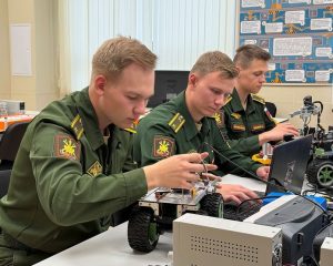 Процесс обучения идёт в ногу со временем.