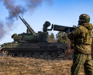 Решимость и доблесть – их верные спутники.