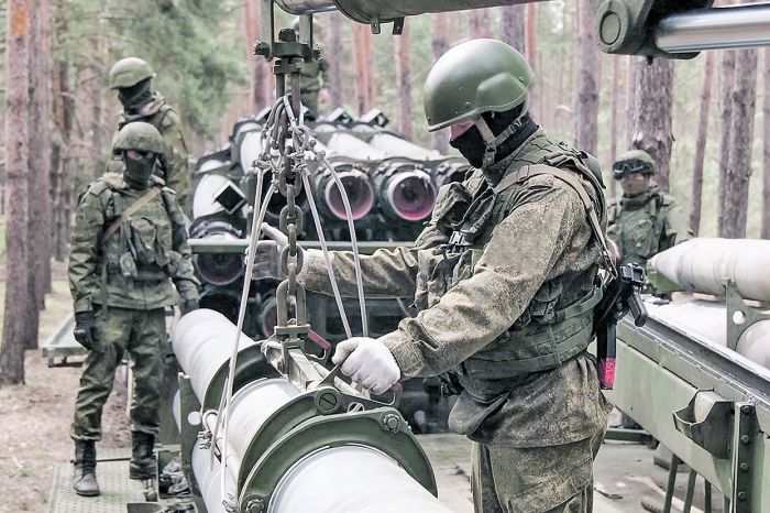 Противник не в силах сдержать наш натиск