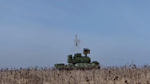 «Тор-М2» наносит точный удар по вражеским объектам
