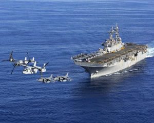 В Карибское море переброшена амфибийно-десантная группа (три корабля) ВМС США во главе с универсальным десантным кораблём «Иводзима». На борту десантных кораблей находится 22-й экспедиционный отряд морской пехоты и подразделения сил специальных операций.