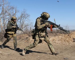 Из армейского строя не выбыл.