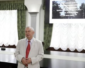 От радиотехники – к космосу.