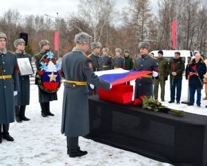 Благодаря труду поисковиков.