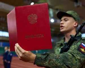 Новобранцы спортивных рот приведены к Военной присяге.