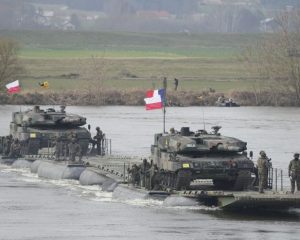 Варшава объявляет военный всеобуч