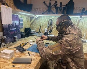 «Манул» обучает успешно охотиться.