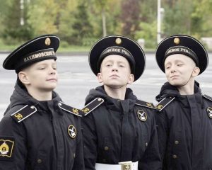 Нахимовцы равняются на героев.