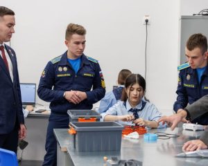 По направлению к выбранной цели