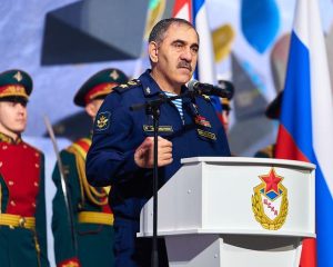Побеждать, превозмогая любые невзгоды.