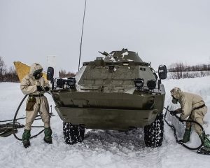 Чем заняты химики на вулкане.