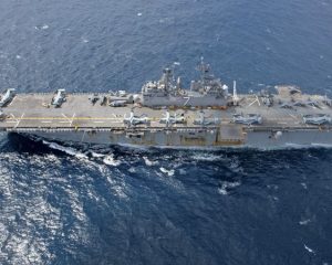 В Карибское море переброшен универсальный десантный корабль «Иводзима», на борту которого находятся подразделения 22-го экспедиционного отряда морской пехоты, включая авиационную эскадрилью с конвертопланами V-22 Osprey.