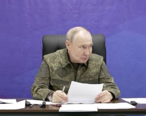 Наступление идёт практически на всех направлениях.