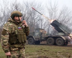 Стрельба агитационными снарядами в зоне СВО.
