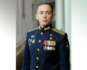 Гвардии капитан Илья Споняков.