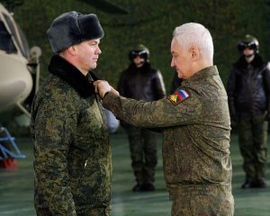 Воины Отечества сражаются доблестно и беззаветно.