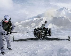 Из гаубицы по лавиноопасным склонам.