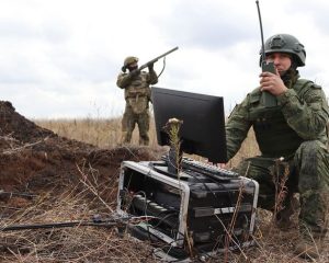 Гарантия устойчивого управления войсками.