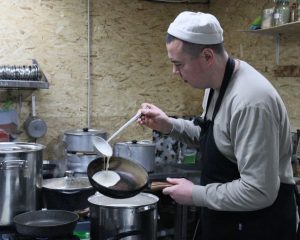 В меню-раскладке – румяные блины