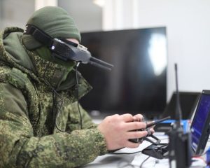 Умелый пилот любого врага проведёт.