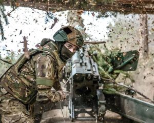 Верны Отечеству, присяге, вступая храбро в бой.