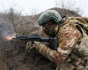 Штурмовик на выжженном поле.
