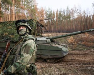 Авось да небось «за лентой» брось.