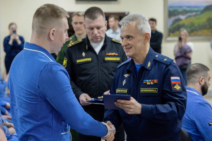 С офицерскими погонами и верностью долгу