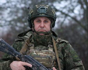 Держать слово и строй